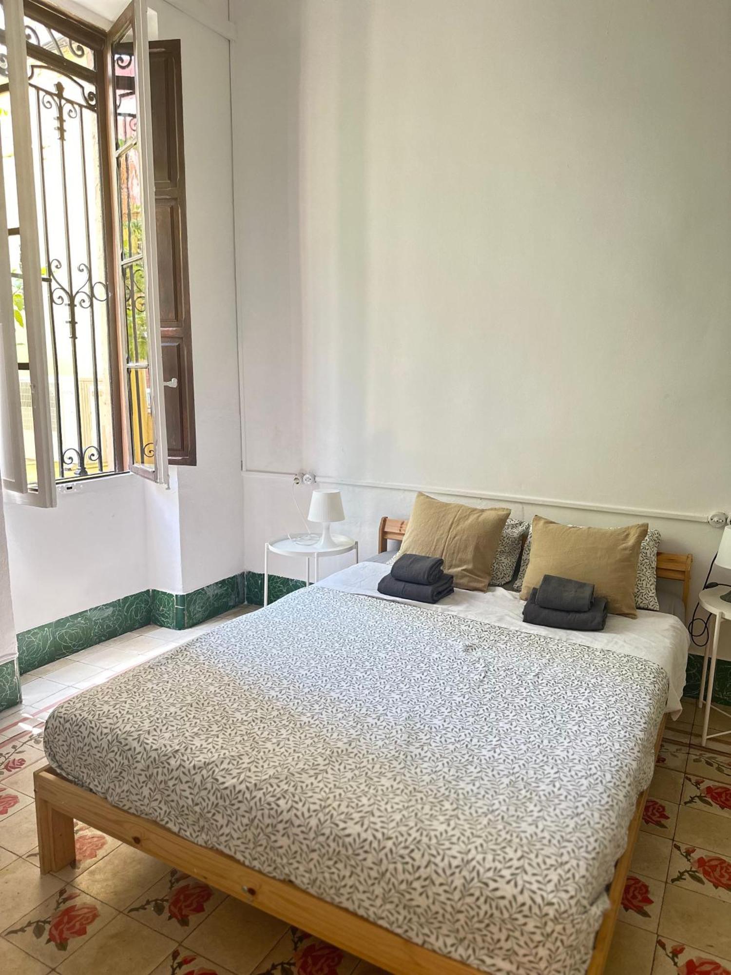 ולנסיה Habitacion Con Bano Privado 1 Cama De Matrimonio מראה חיצוני תמונה